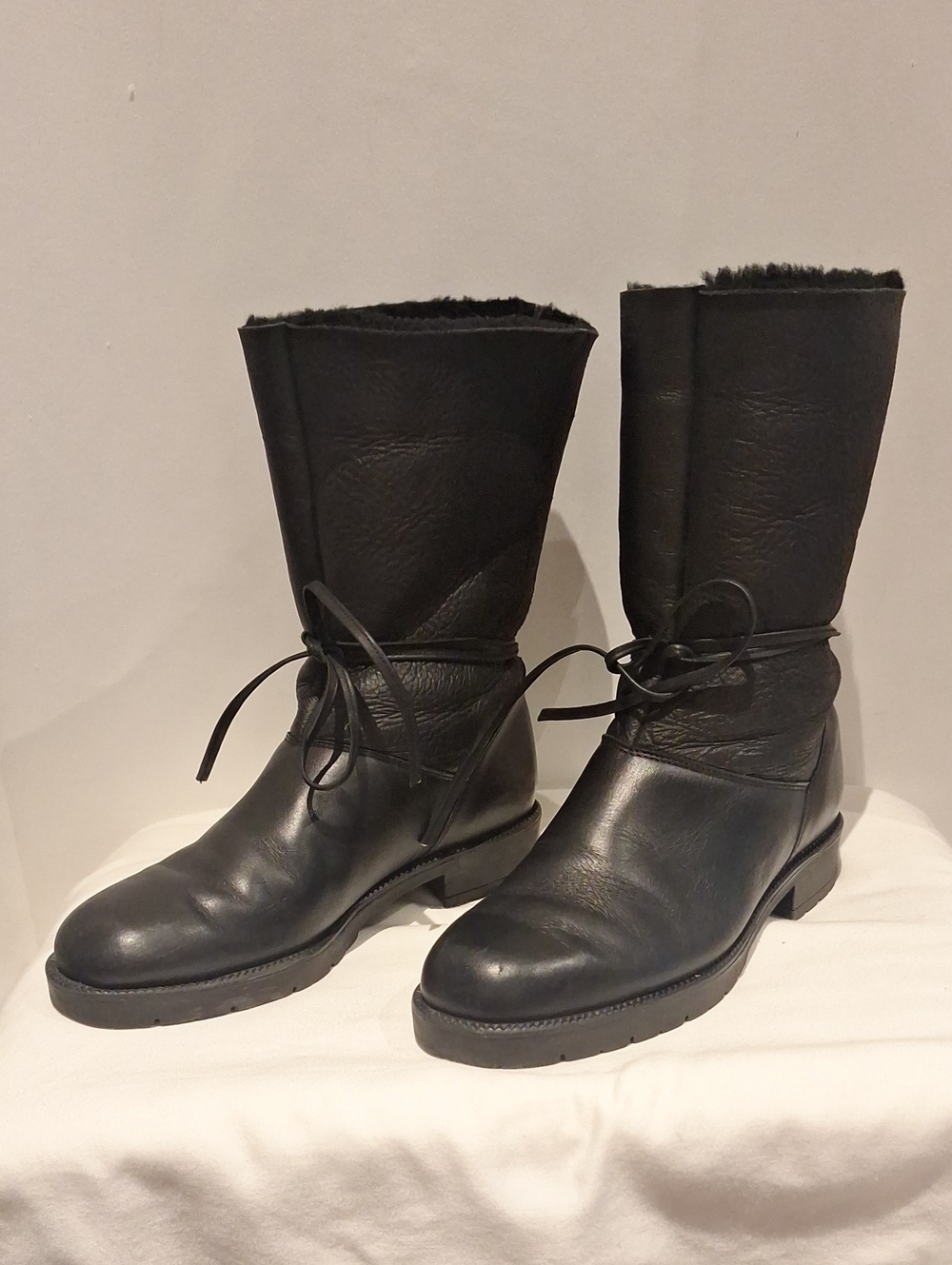Santana Canada Black Leather Mid-Calf Lace-Up Boots